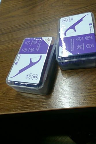 Click to view full screen Xiaomi Mijia dantų siūlai su patogiu laikikliu (50 vnt. dėžutė) photo review